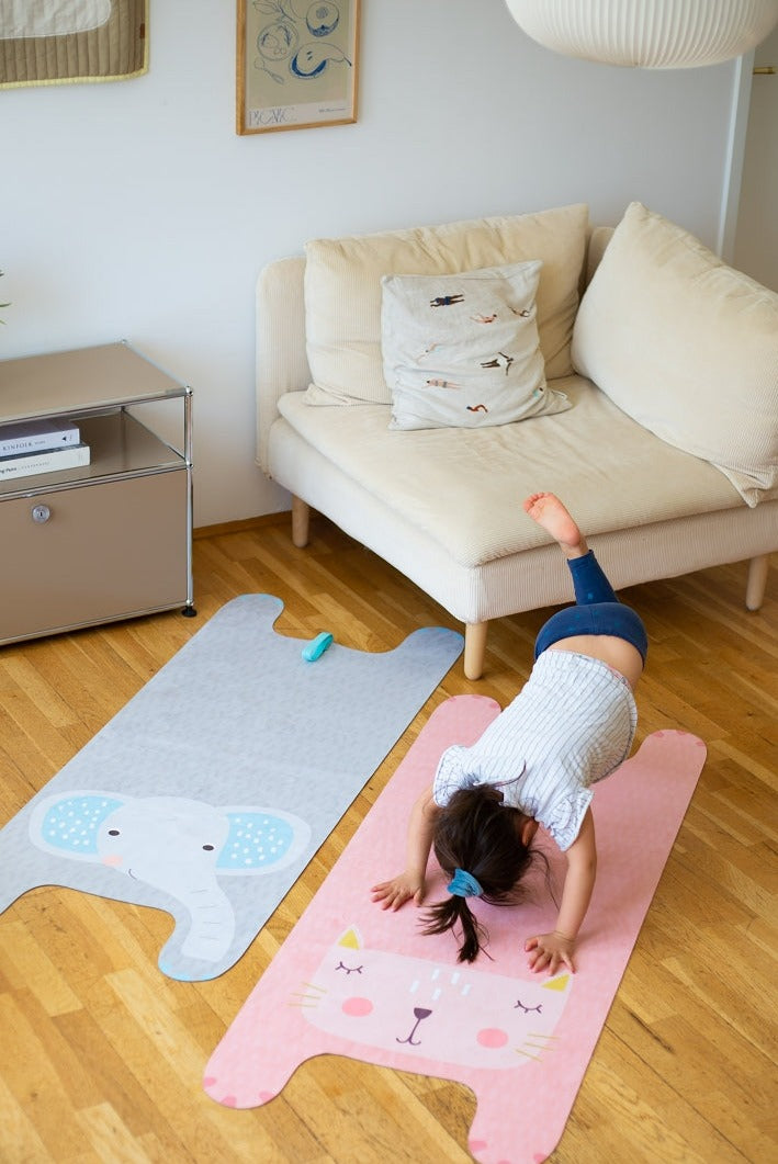 Yogamat for kids - Kimmi the cat